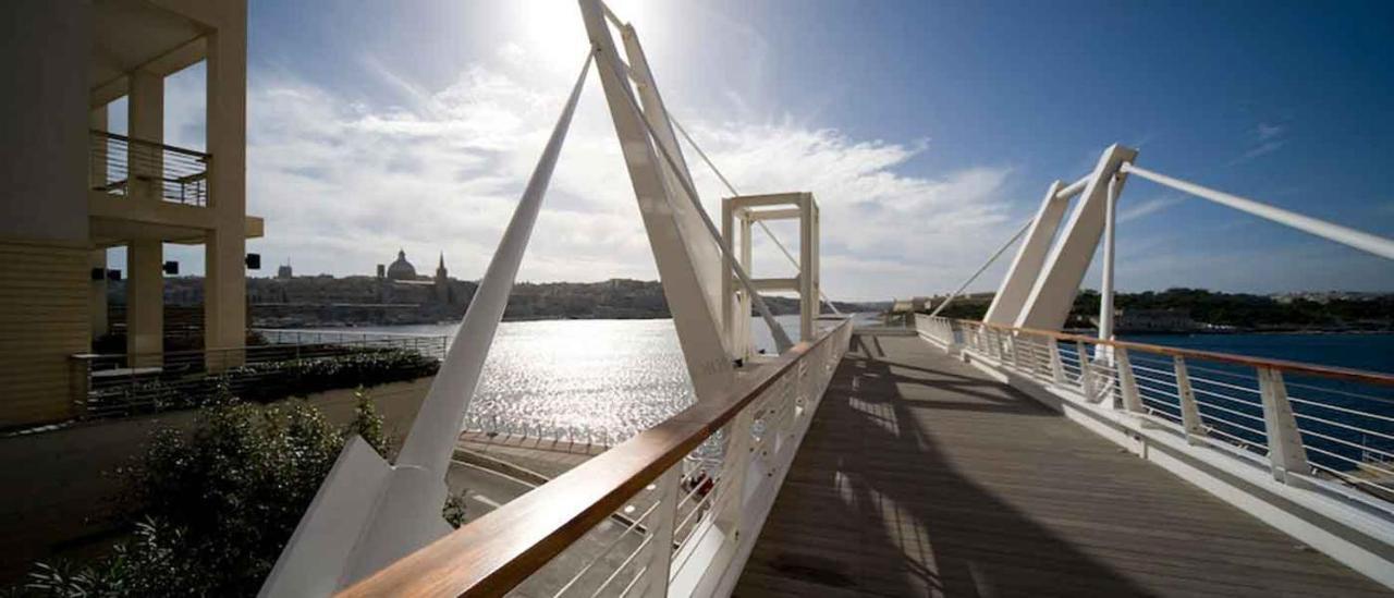 Luxury Apartment Inc Pool & Views Sliema Eksteriør bilde