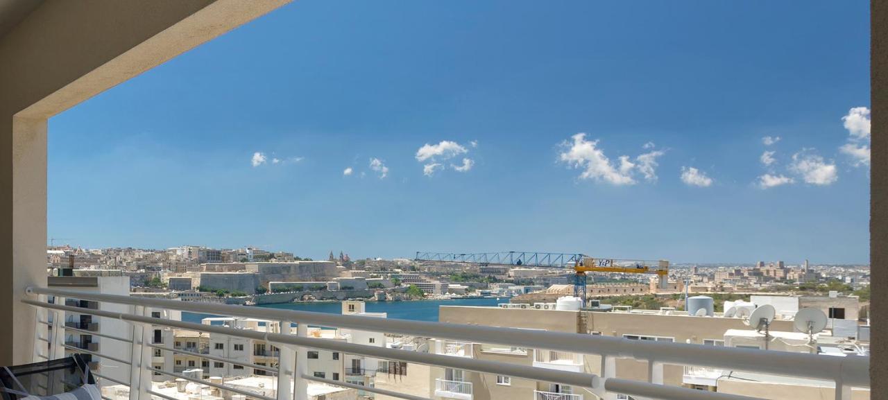 Luxury Apartment Inc Pool & Views Sliema Eksteriør bilde