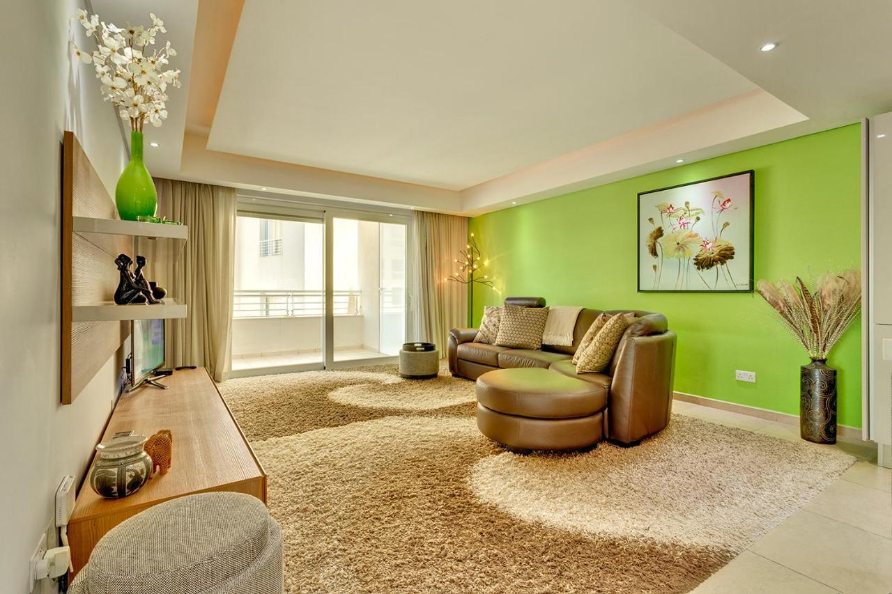 Luxury Apartment Inc Pool & Views Sliema Eksteriør bilde